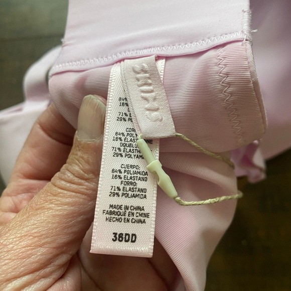 Skims Wireless Strapless Baby Pink bra - Picture 8 of 15